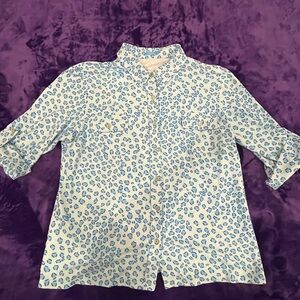 J. Mclaughlin Stylish Blue Cheetah Patterned Button Down Shirt